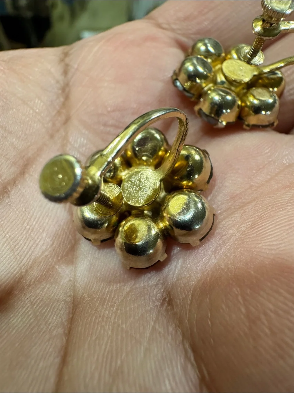 Vintage 1960s Aurora Crystal Cluster Screw back Earrings - Gold Tone - Picture 10 of 16
